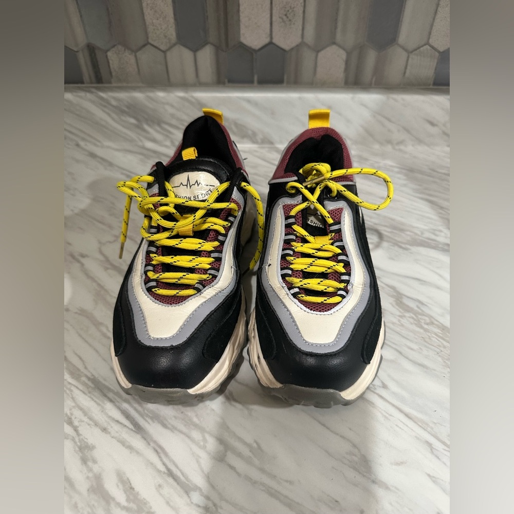 Stylish Multicolor Sneakers with Yellow Laces